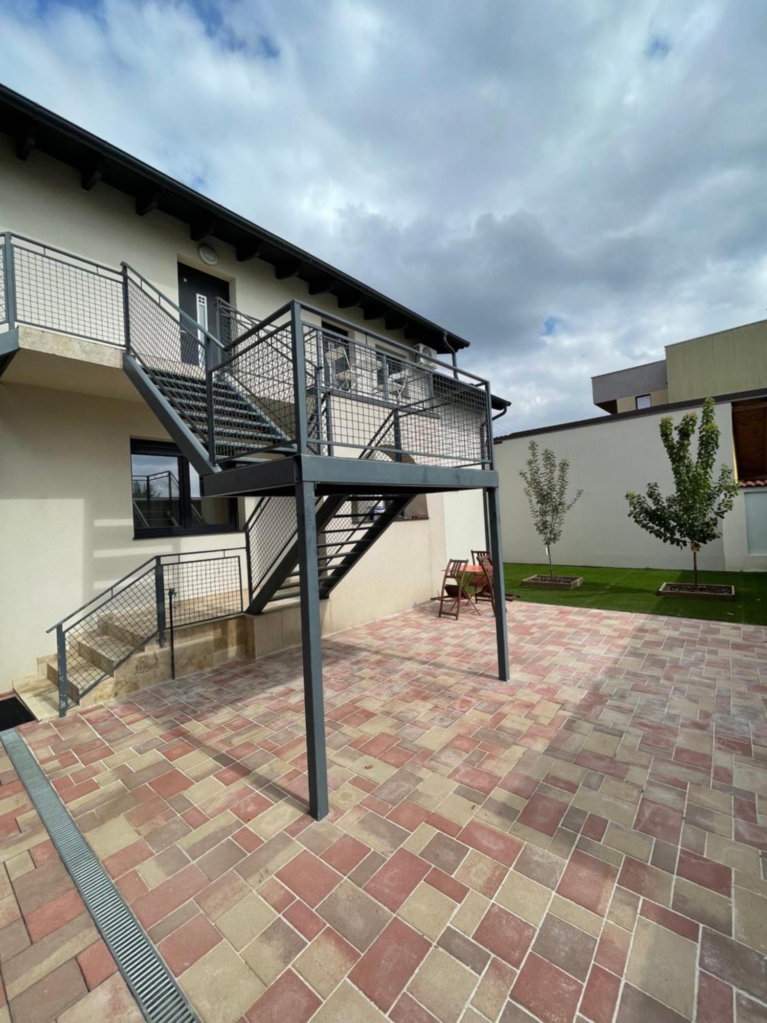 Apartment 4 Confort&Modern Arad Kültér fotó
